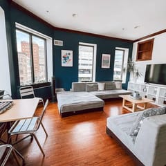 Downtown Apartment | 2 Queen Beds + 60” TV