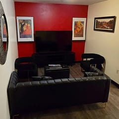 Large Private Downtown Apartment | 2BR + 2BA + 60”