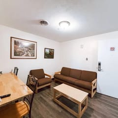 2BR 2BA Downtown Apt | Spacious + Walkable