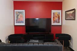 Large Private Downtown Apartment | 2BR + 2BA + 60” - Image 5
