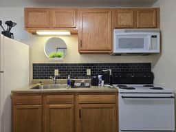 Affordable Downtown Apt | 3 Beds + 60” TV | Walk t - Image 3