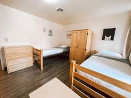 Spacious 2BR 2BA Downtown Apt | Walk Everywhere - Image 3