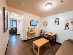 Spacious 2BR 2BA Downtown Apt | Walk Everywhere - Image 2