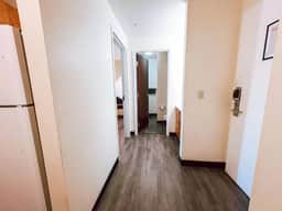 Downtown Queen Apt | Roku TV | Walk Everywhere - Image 5