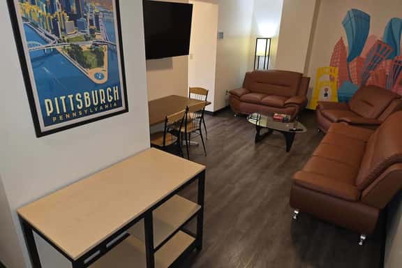 2 Bedroom Downtown Apartment | Perfect for Groups - Image 1