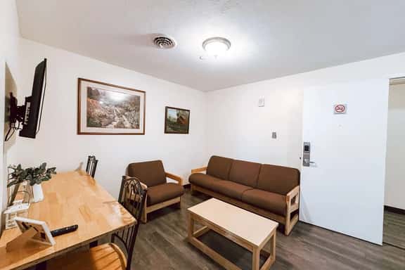 2BR 2BA Downtown Apt | Spacious + Walkable - Image 1