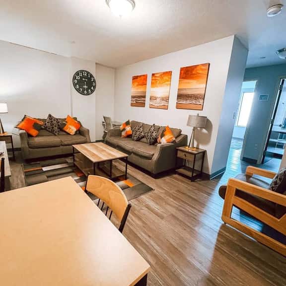 2BR 2BA Downtown Apt | Water + City Views - Image 1