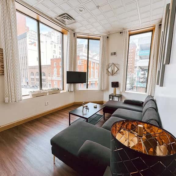 City Views | Downtown Apt | Walk Everywhere - Image 1