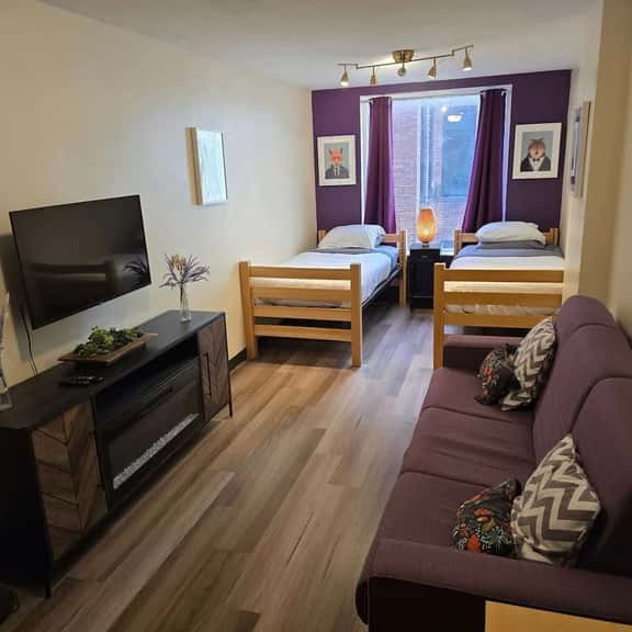 Downtown Pittsburgh Apt | 60” TV + Walk to PPG & C - Image 1