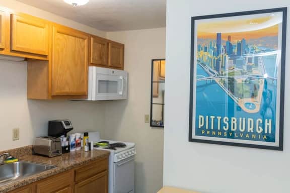 2 Bedroom Downtown Apartment | Perfect for Groups - Image 5
