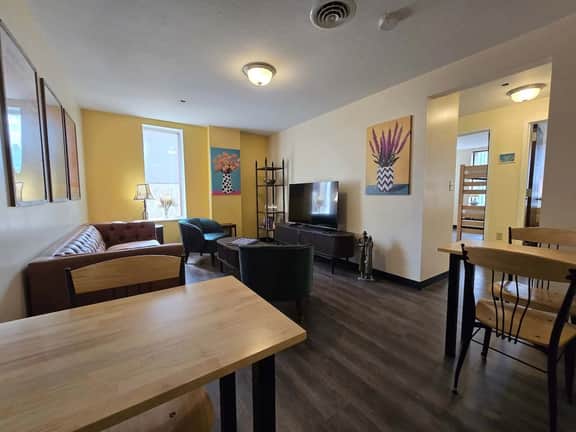Private 2BR/2BA Downtown Apartment | River and Mou - Image 5