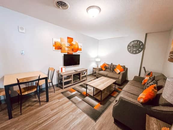 2BR 2BA Downtown Apt | Water + City Views - Image 4