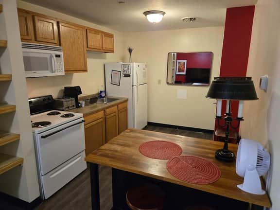 Large Private Downtown Apartment | 2BR + 2BA + 60” - Image 2