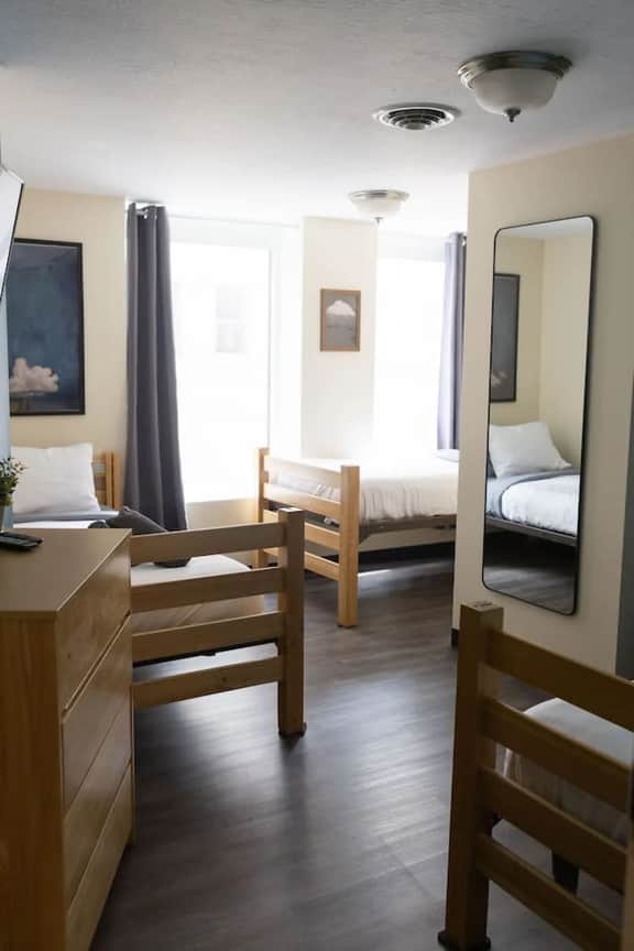 Affordable Downtown Apt | 3 Beds + 60” TV | Walk t - Image 4