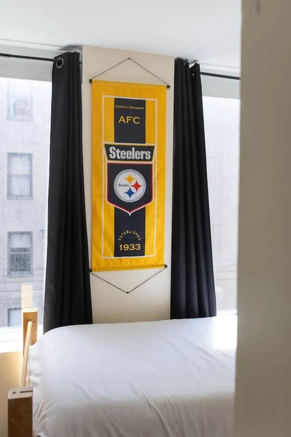 Cozy Downtown Pittsburgh Sports-Themed Efficiency - Image 5