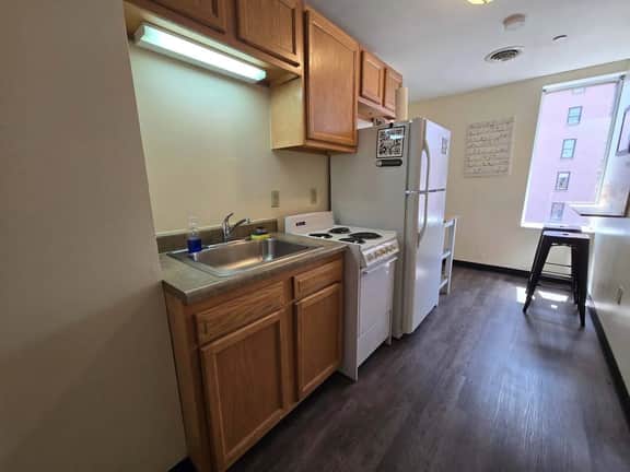 Modern 1BR Downtown Apartment | Sofa Bed + 2 Singl - Image 2