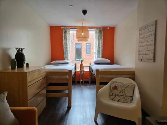 Modern 1BR Downtown Apartment | Sofa Bed + 2 Singl - Image 3