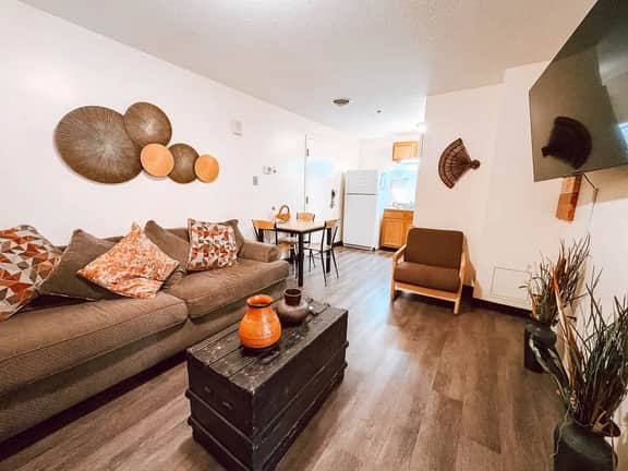 2BR 2BA Downtown Apt | 55” TV | 6 Beds - Image 5