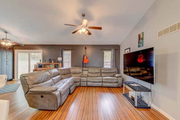 Remodeled and Inviting  Free EV Charging Station L - Image 2