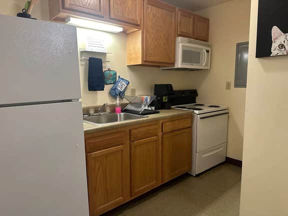 Spacious 2BR 2BA Downtown Apt | Walk Everywhere - Image 4