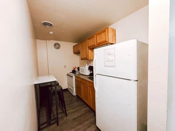 Downtown Queen Apt | Roku TV | Walk Everywhere - Image 2