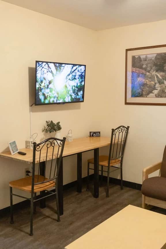 2BR 2BA Downtown Apt | Spacious + Walkable - Image 5