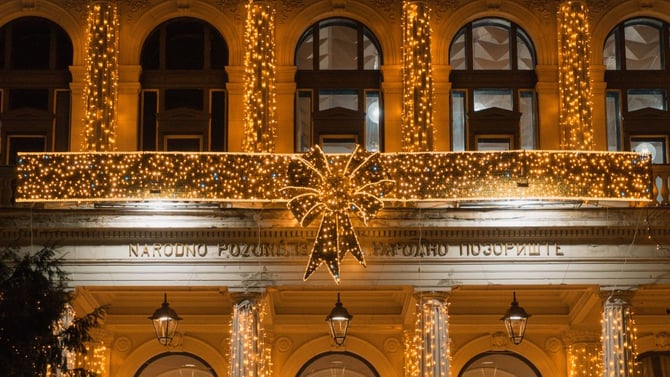Blog - A Musical Christmas Carol 2026 at the Byham Theater: Pittsburgh CLO Guide & Downtown Stays