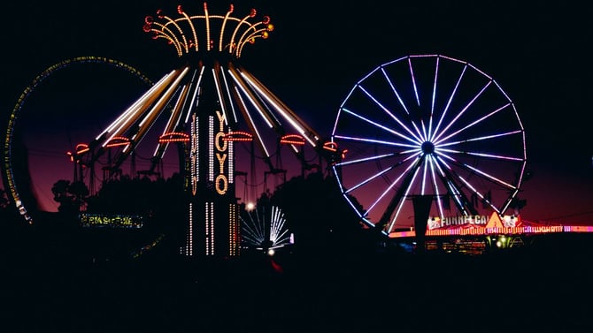 Blog - Kennywood Phantom Fall Fest 2026: Thrills, Scares, and Where to Stay in Pittsburgh