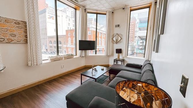 Blog - Pittsburgh Lodging Under $100: Budget-Friendly Downtown Apartments